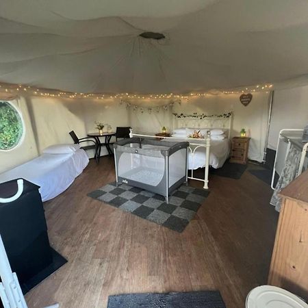 Old Dairy Farm Glamping Hotel Emsworth Exterior photo
