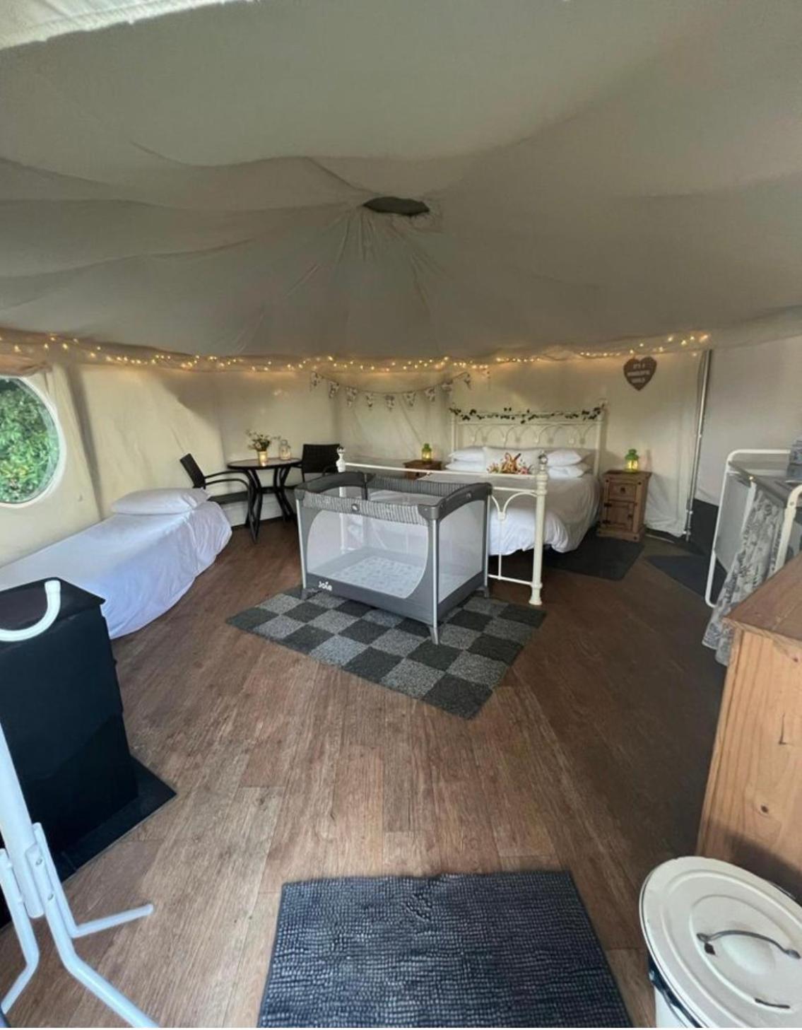 Old Dairy Farm Glamping Hotel Emsworth Exterior photo