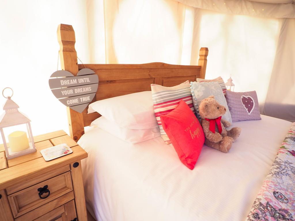 Old Dairy Farm Glamping Hotel Emsworth Exterior photo